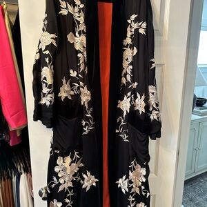 Black Floral Embroidered Kimono